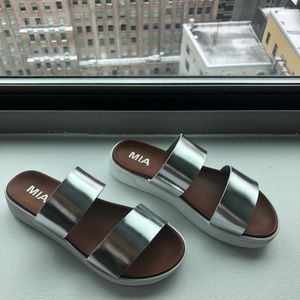 Metallic Silver Platform Slides
